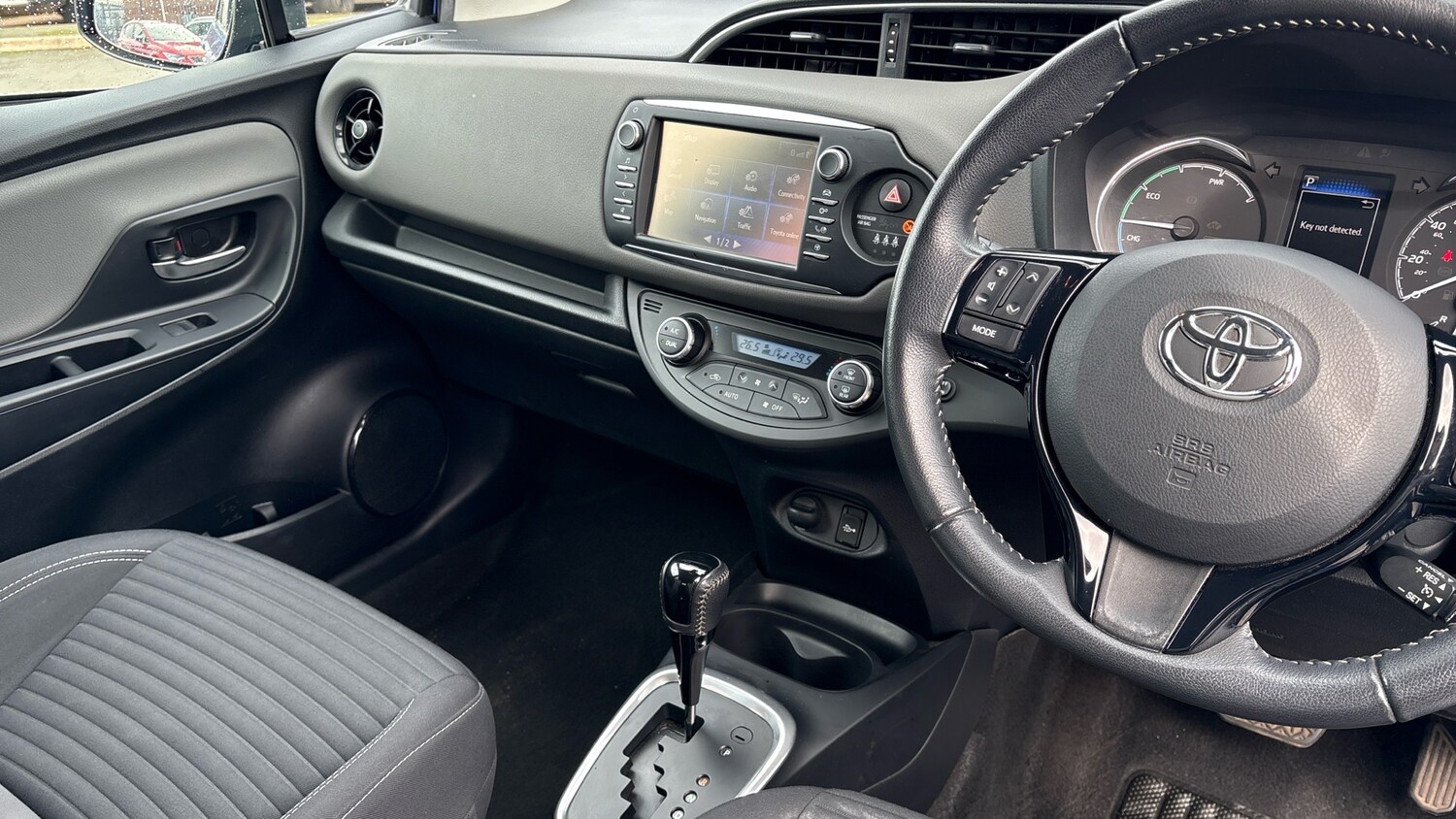 Used Toyota Yaris 2018 for sale - 77690605: Photo 14