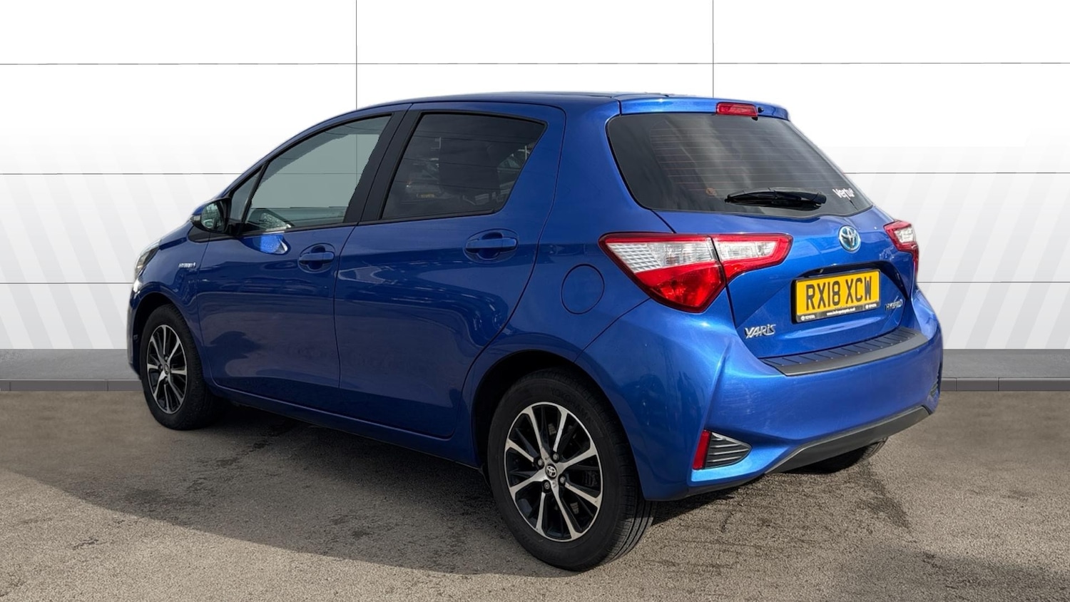 Used Toyota Yaris 2018 for sale - 77690605: Photo 2