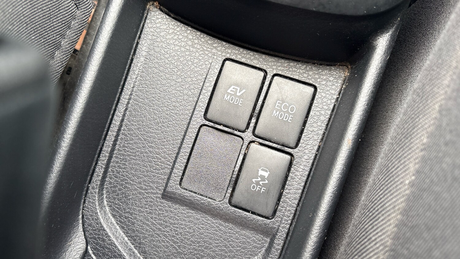 Used Toyota Yaris 2018 for sale - 77690605: Photo 32