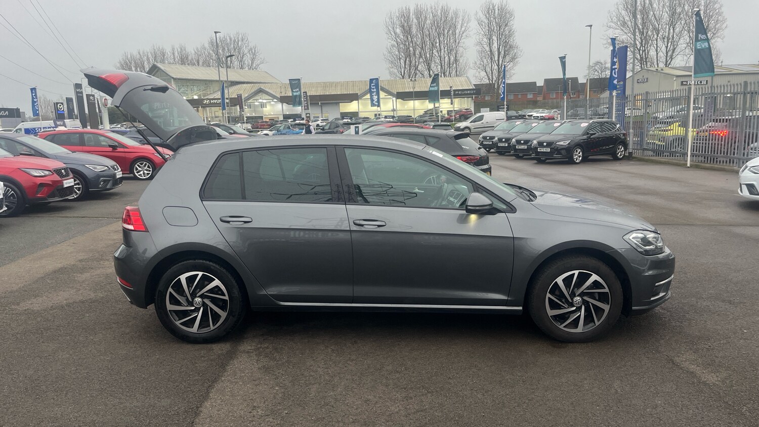 Used Volkswagen Golf 2020 for sale - 77516319: Photo 21