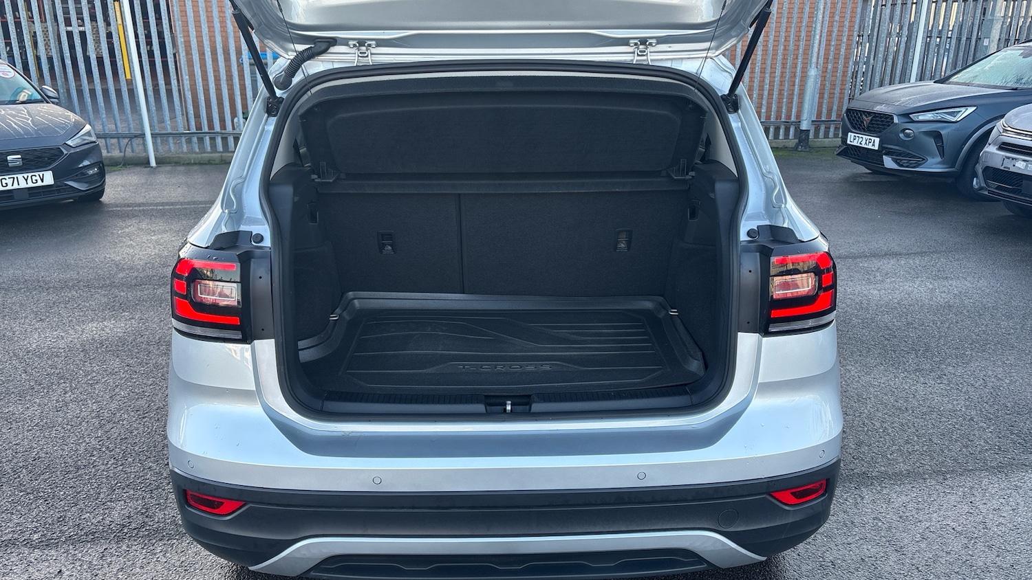 Used Volkswagen T-Cross 2023 for sale - 76777205: Photo 20