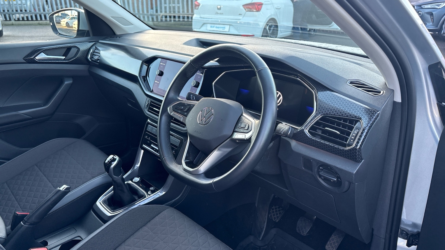 Used Volkswagen T-Cross 2023 for sale - 76777205: Photo 6