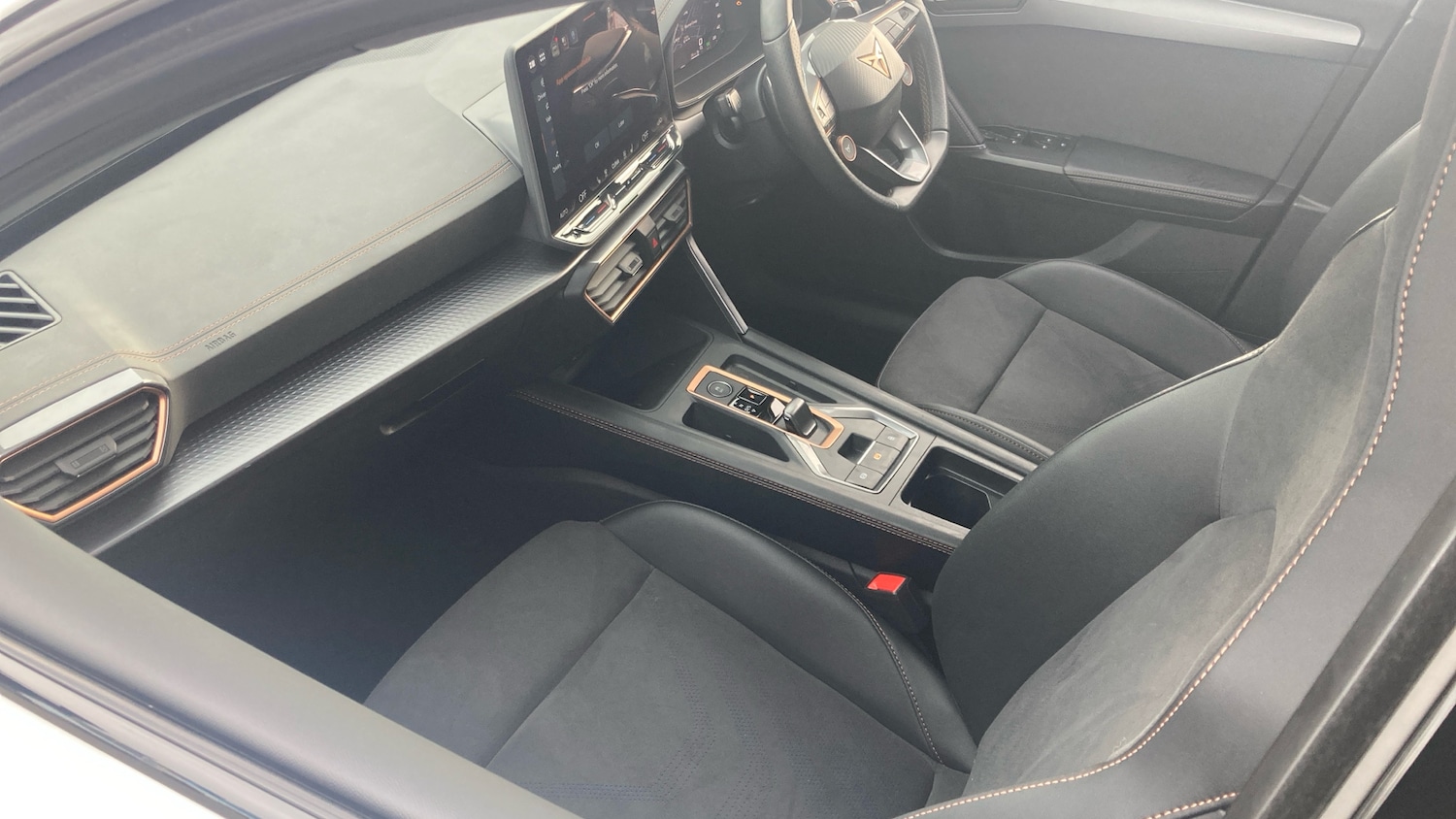 Used Cupra Leon 2025 for sale - 78067379: Photo 2