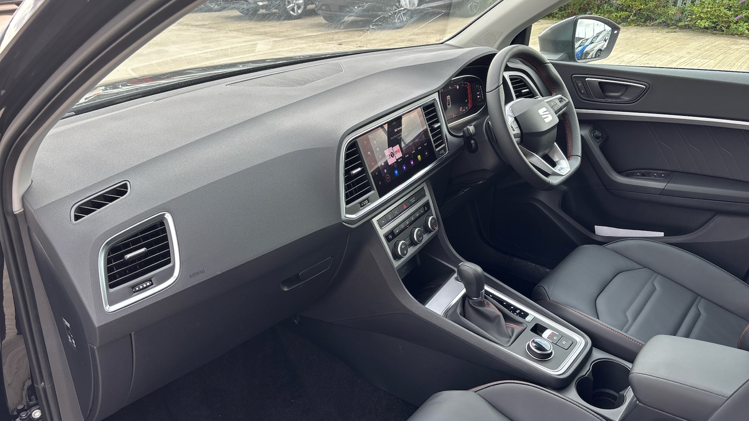 Used SEAT Ateca 2025 for sale - 75982341: Photo 2