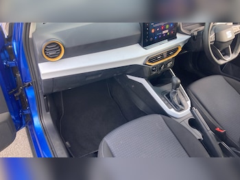 Used SEAT Arona 2024 for sale - 77951378: Photo