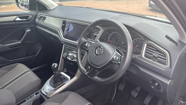 Used Volkswagen T-Roc 2020 for sale - 76232286: Photo 11
