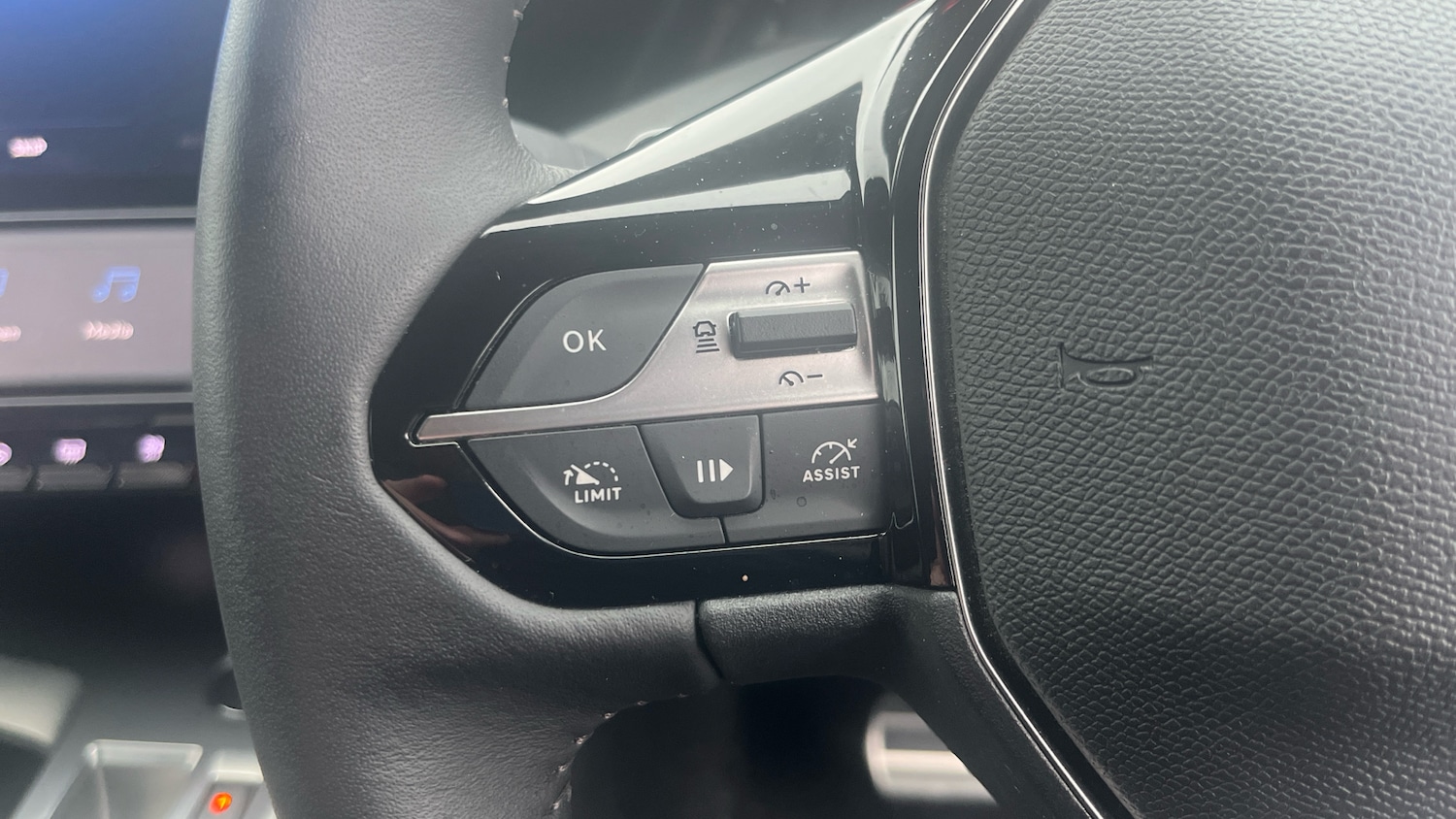 Used Peugeot 408 2023 for sale - 77116434: Photo 34