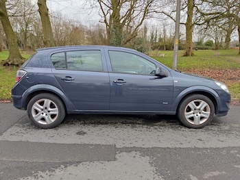 Used Vauxhall Astra 2010 for sale - 79236075: Photo