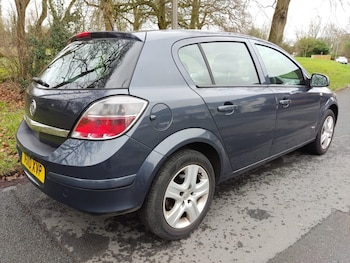 Used Vauxhall Astra 2010 for sale - 79236075: Photo