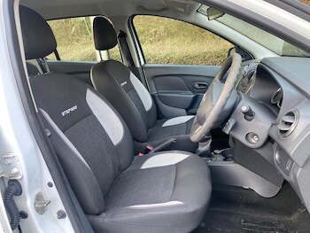 Used Dacia Sandero Stepway 2015 for sale - 79237204: Photo