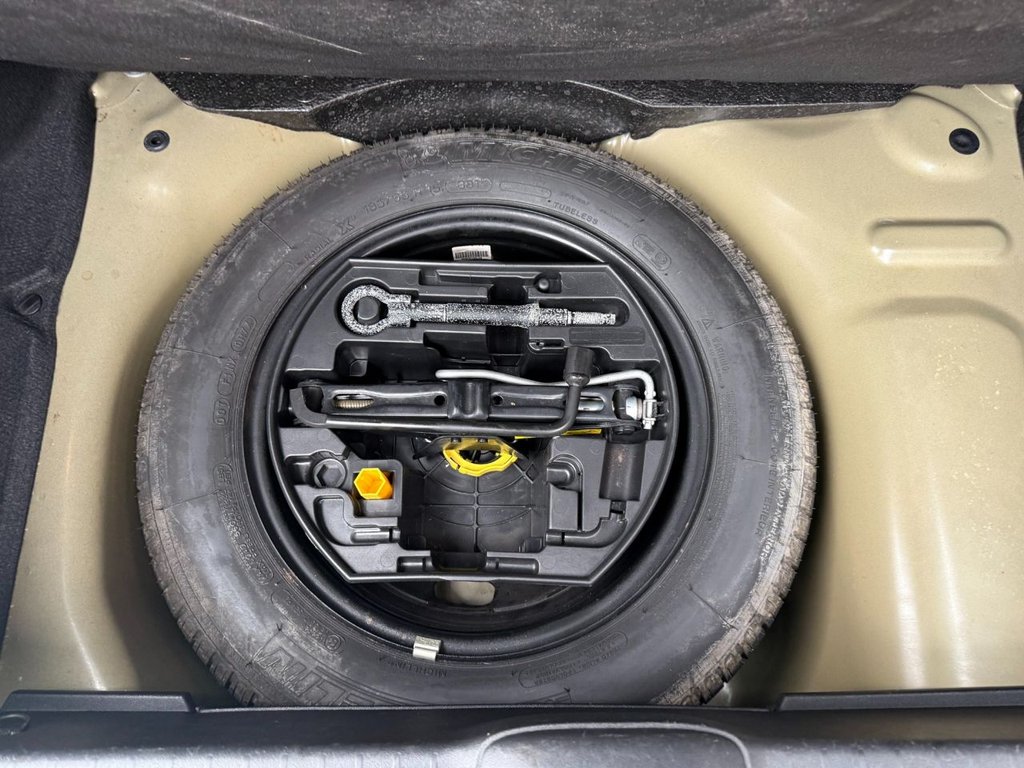 Used Peugeot 208 2015 for sale - 76711384: Photo 28