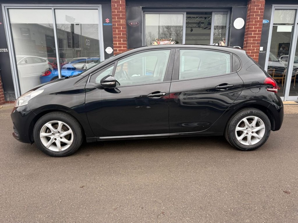 Used Peugeot 208 2015 for sale - 76711384: Photo 8