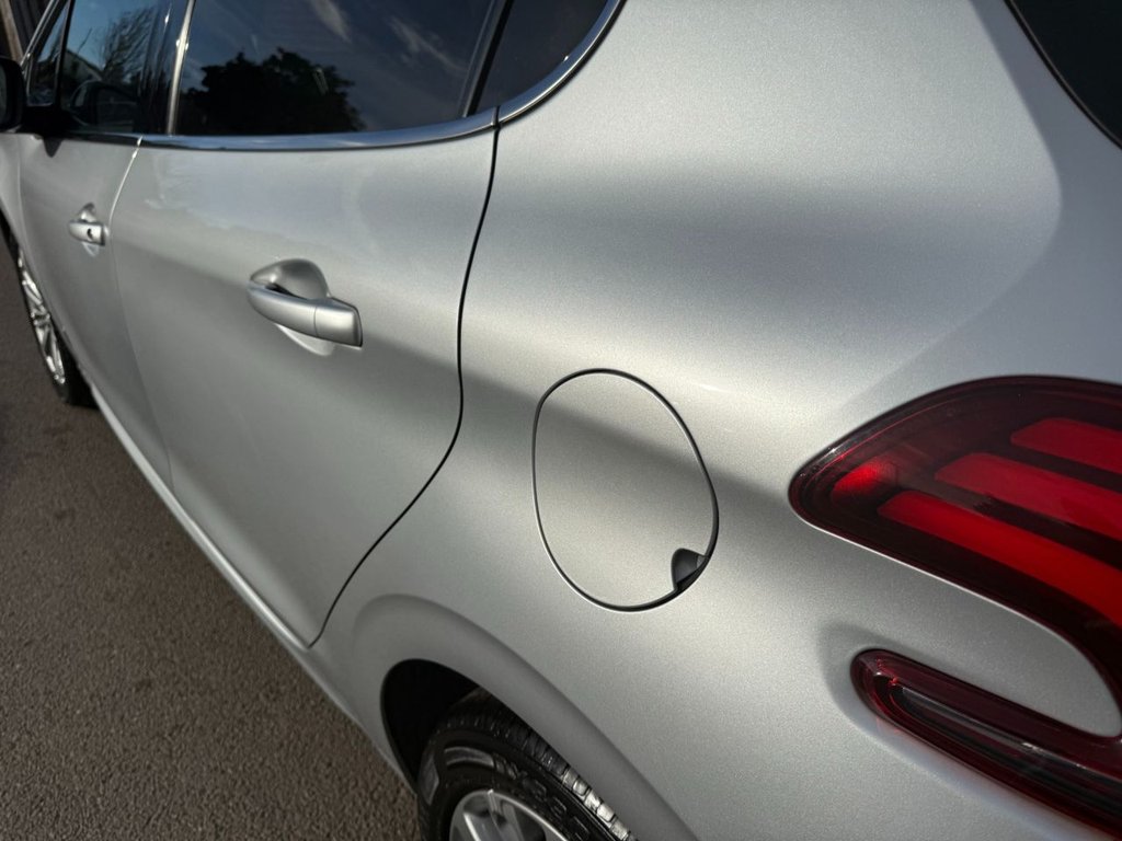 Used Peugeot 208 2015 for sale - 76640474: Photo 10