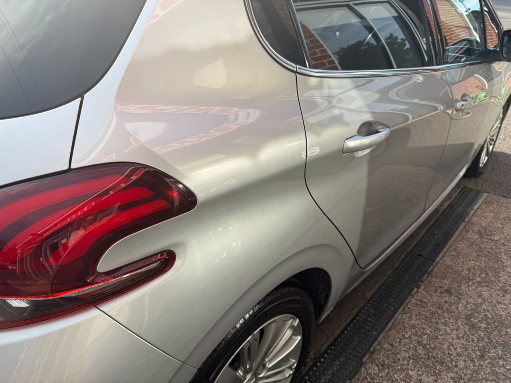 Used Peugeot 208 2015 for sale - 76640474: Photo 9