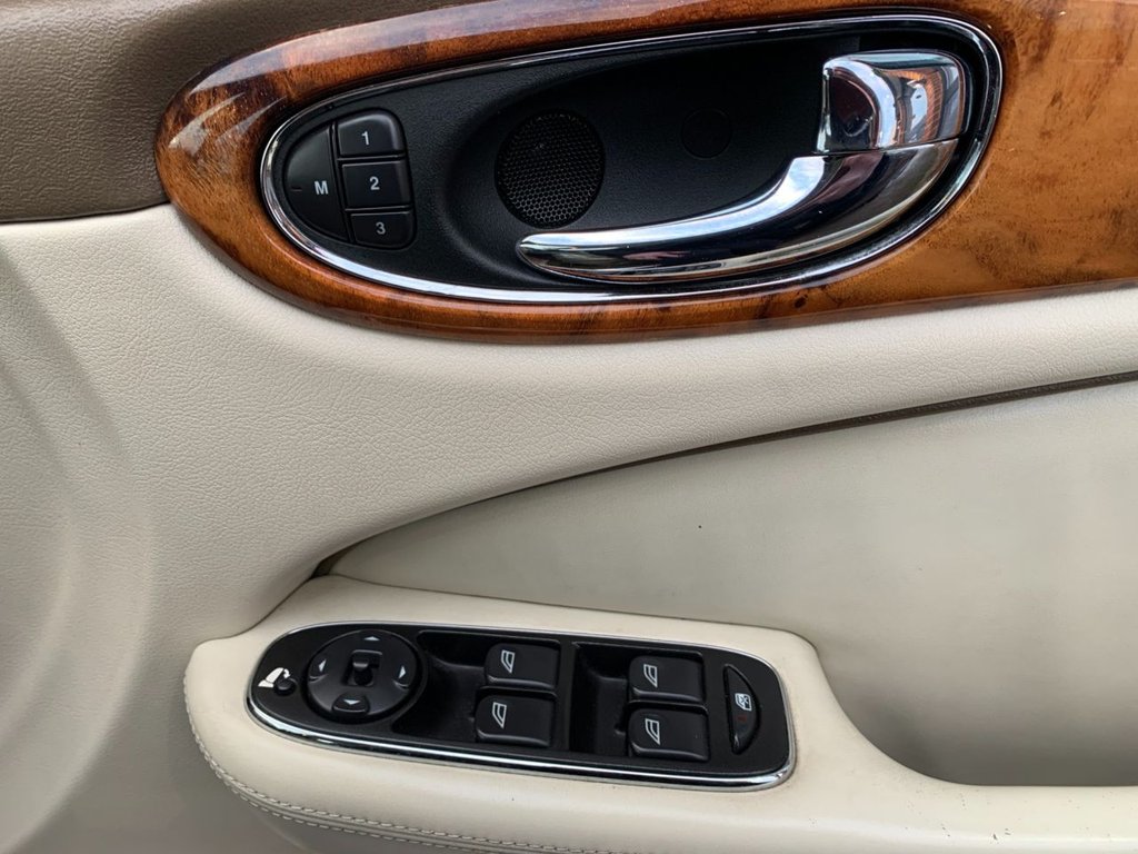Used Jaguar XJ 2006 for sale - 76640470: Photo 16