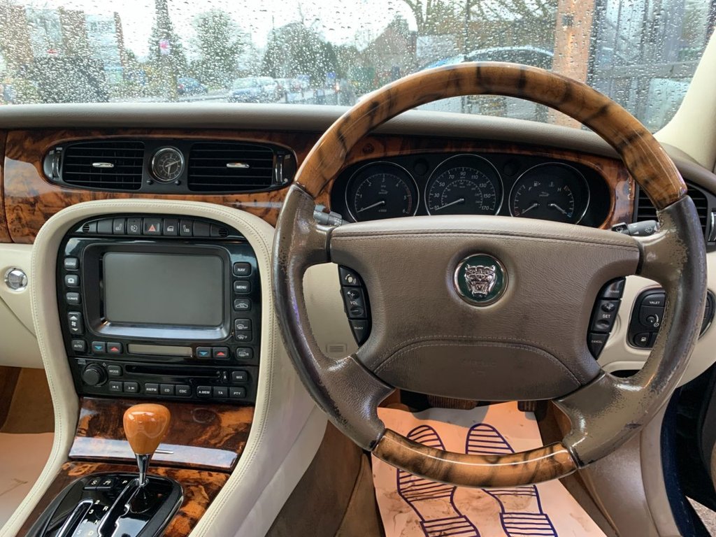 Used Jaguar XJ 2006 for sale - 76640470: Photo 17