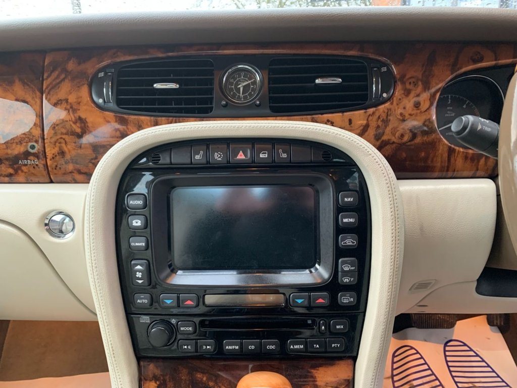 Used Jaguar XJ 2006 for sale - 76640470: Photo 19