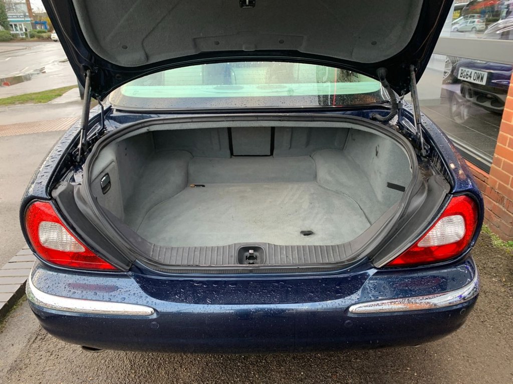 Used Jaguar XJ 2006 for sale - 76640470: Photo 7