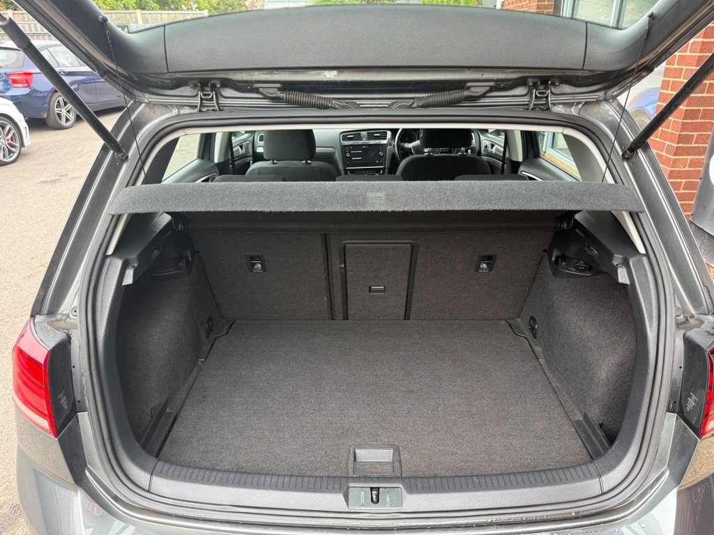 Used Volkswagen Golf 2018 for sale - 76640529: Photo 12