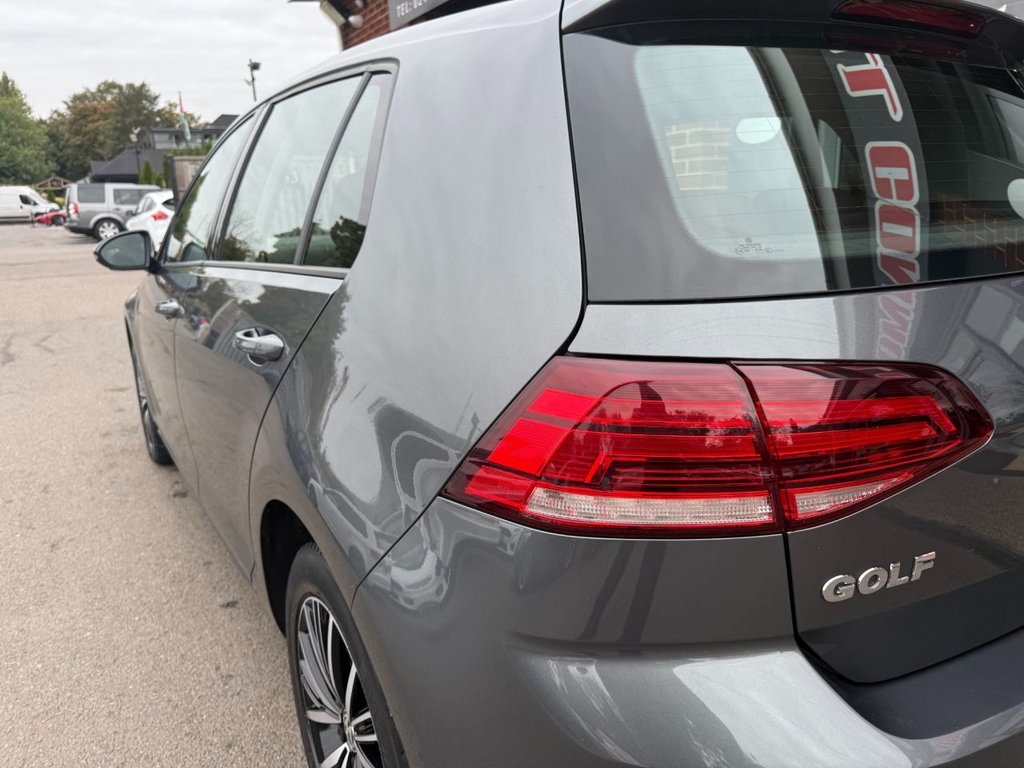 Used Volkswagen Golf 2018 for sale - 76640529: Photo 8