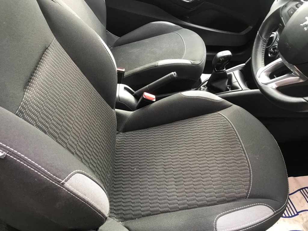 Used Peugeot 208 2016 for sale - 76640512: Photo 17
