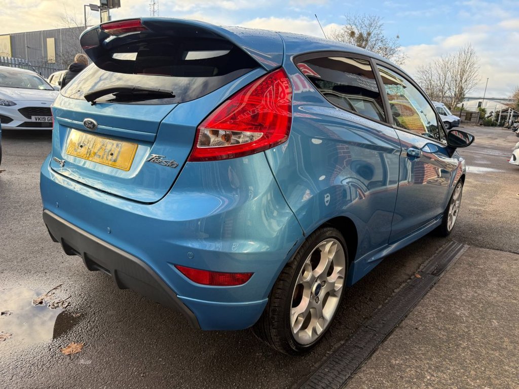 Used Ford Fiesta 2011 for sale - 76640494: Photo 3