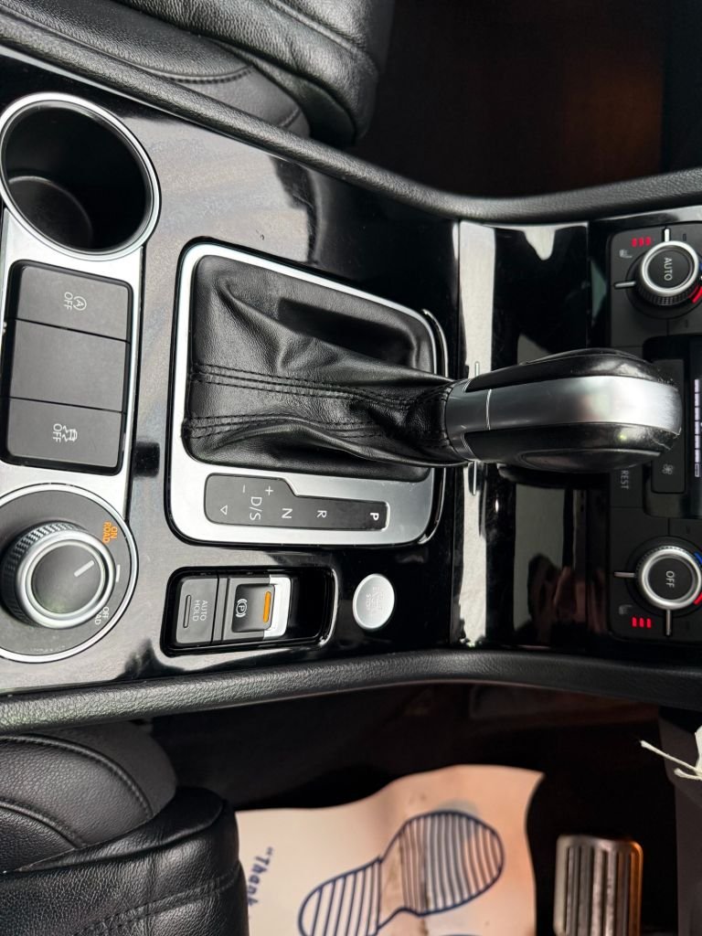 Used Volkswagen Touareg 2017 for sale - 77452017: Photo 19