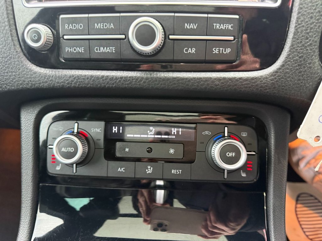 Used Volkswagen Touareg 2017 for sale - 77452017: Photo 20