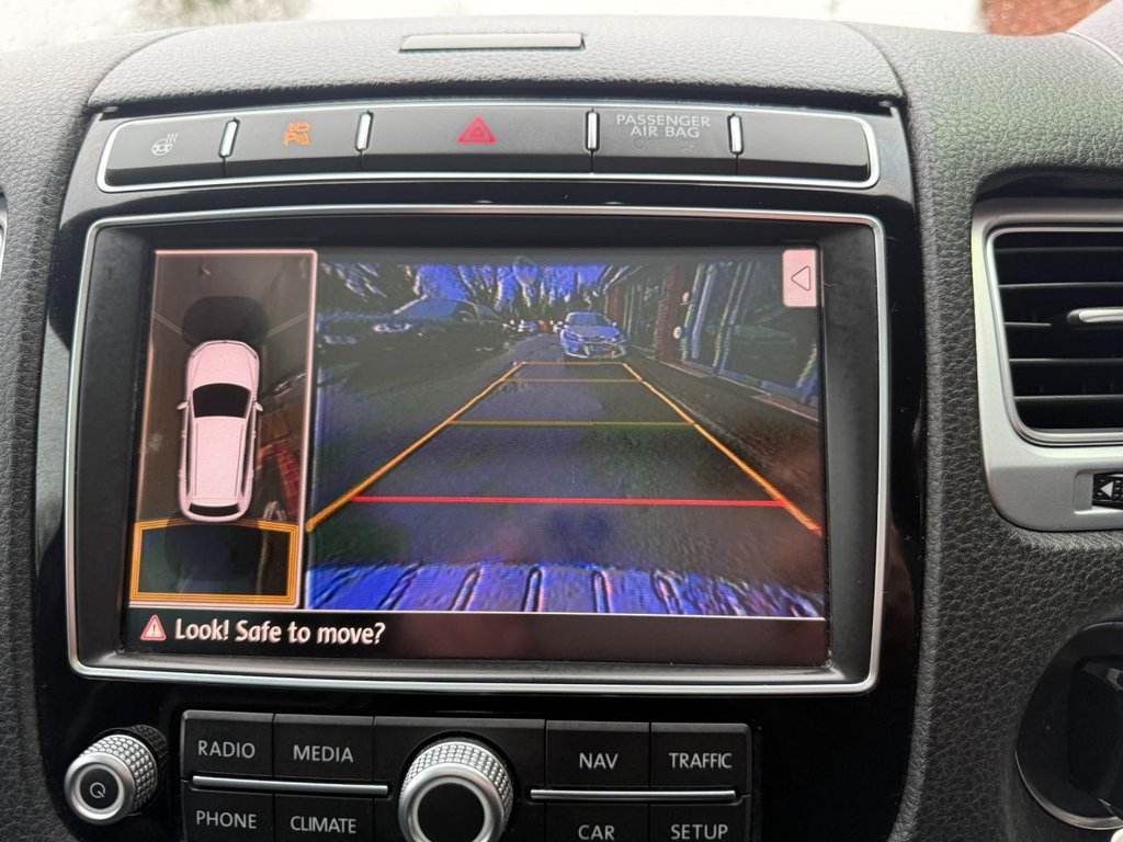 Used Volkswagen Touareg 2017 for sale - 77452017: Photo 22