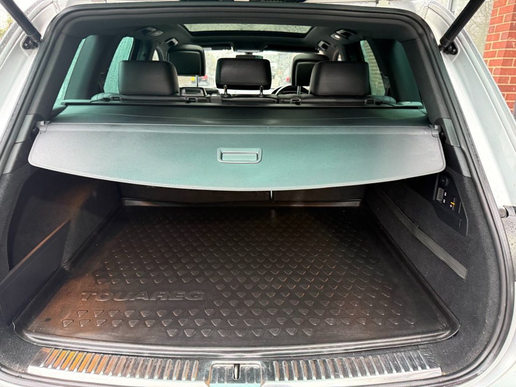 Used Volkswagen Touareg 2017 for sale - 77452017: Photo 27