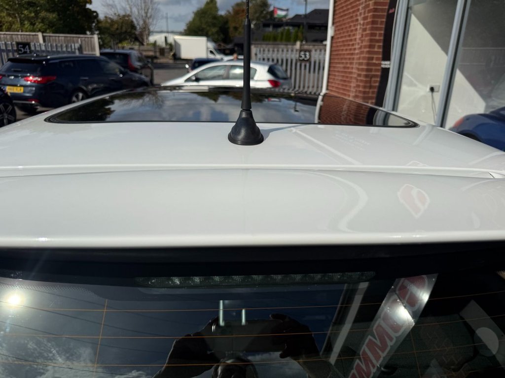 Used MINI Hatch 2010 for sale - 76640574: Photo 30