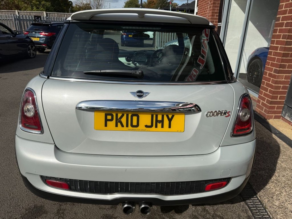 Used MINI Hatch 2010 for sale - 76640574: Photo 5