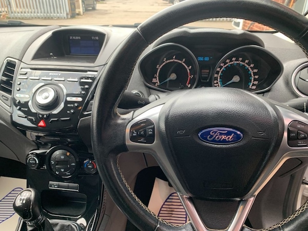 Used Ford Fiesta 2015 for sale - 75005310: Photo 17