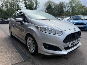 Used Ford Fiesta 2015 for sale - 75923699: Photo
