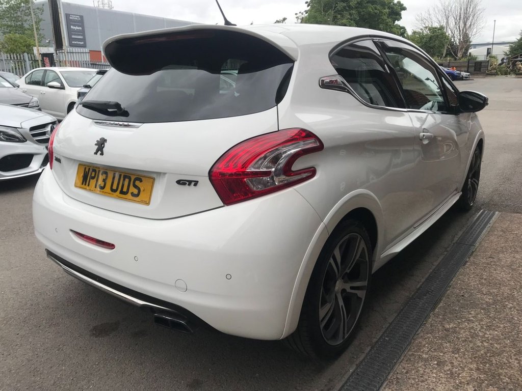 Used Peugeot 208 2013 for sale - 76640486: Photo 6