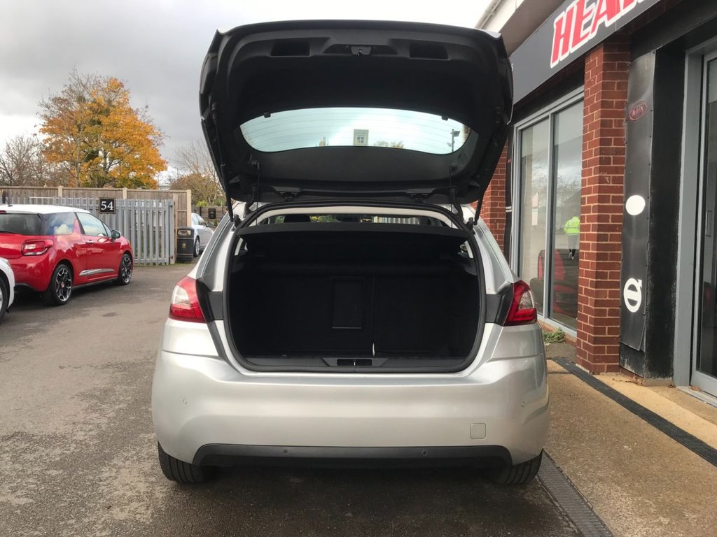 Used Peugeot 308 2016 for sale - 76640483: Photo 10