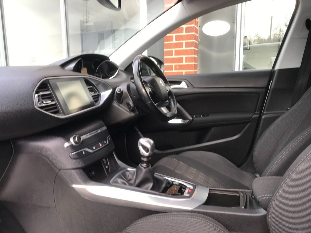 Used Peugeot 308 2016 for sale - 76640483: Photo 17