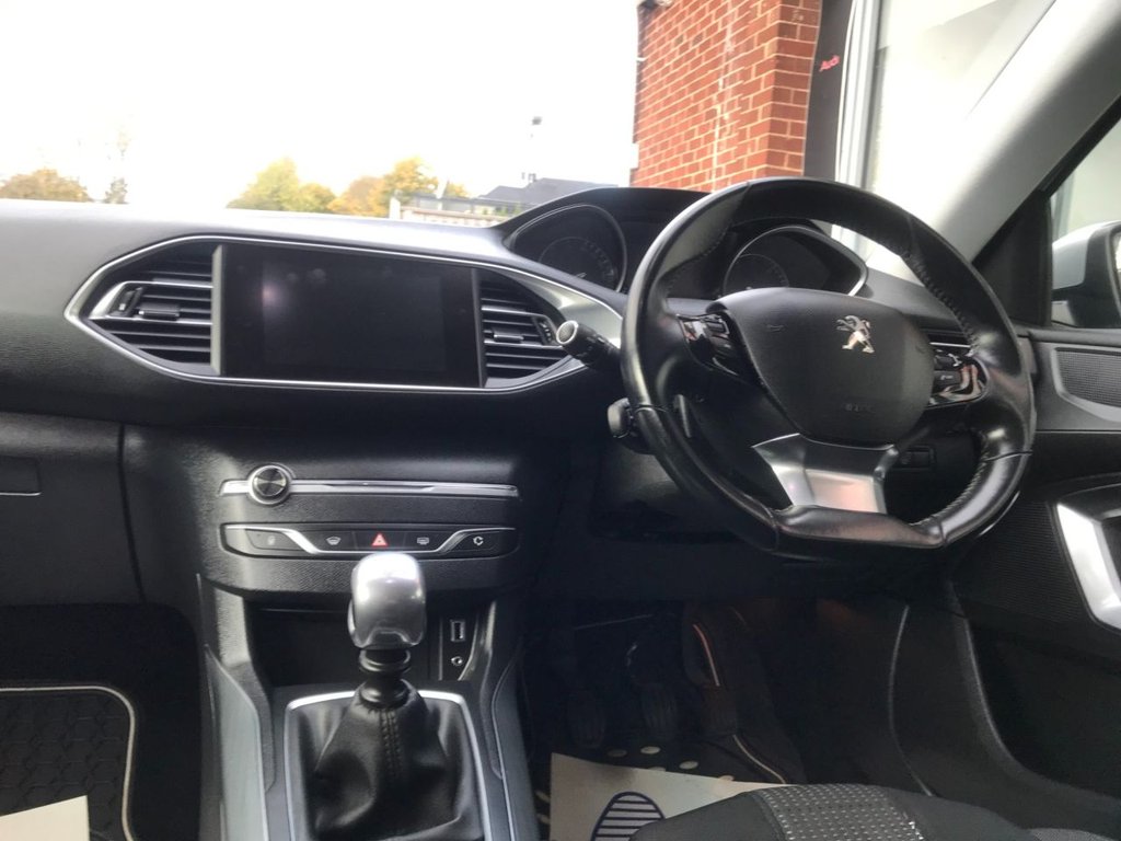 Used Peugeot 308 2016 for sale - 76640483: Photo 21
