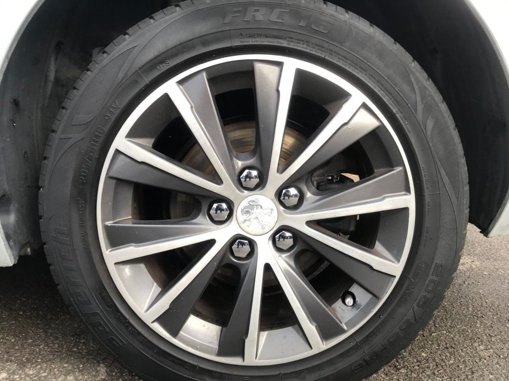 Used Peugeot 308 2016 for sale - 76640483: Photo 25