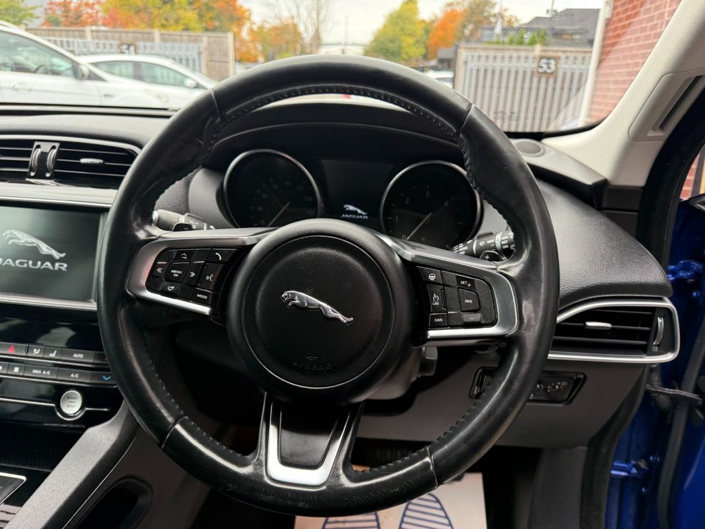 Used Jaguar F-Pace 2017 for sale - 76640522: Photo 13