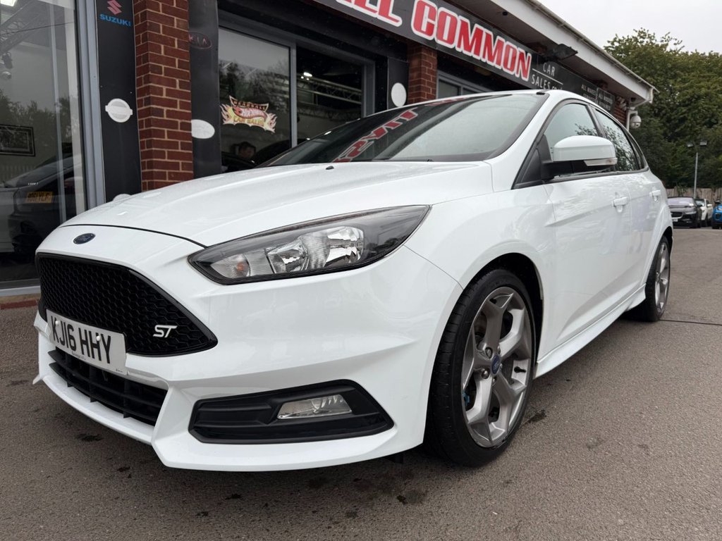 Used Ford Focus 2016 for sale - 76640524: Photo 2
