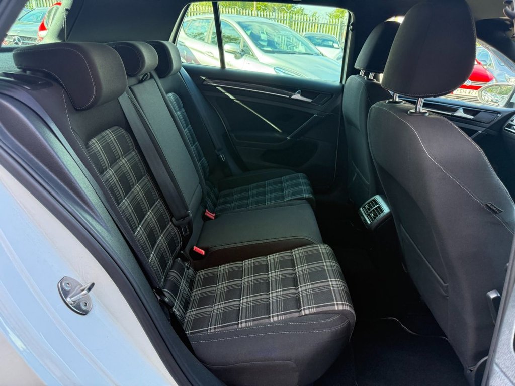 Used Volkswagen Golf 2013 for sale - 76640530: Photo 14