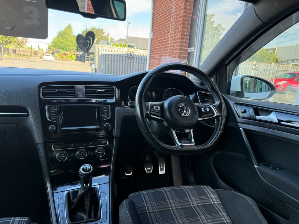 Used Volkswagen Golf 2013 for sale - 76640530: Photo 15