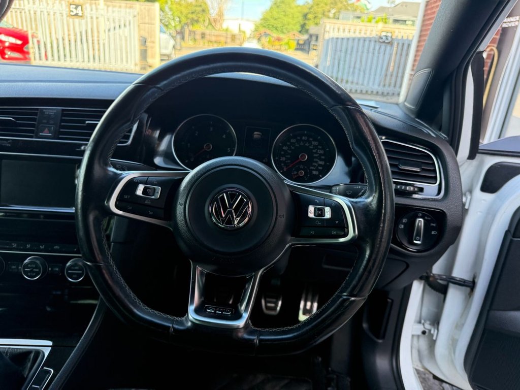Used Volkswagen Golf 2013 for sale - 76640530: Photo 16