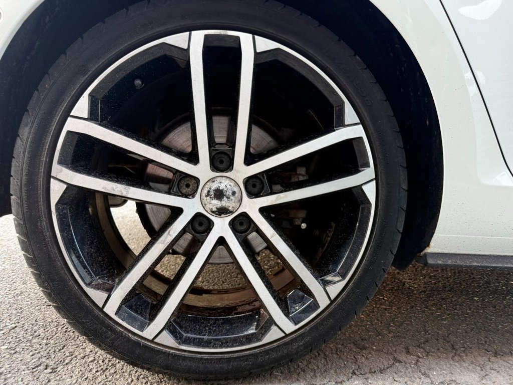 Used Volkswagen Golf 2013 for sale - 76640530: Photo 19