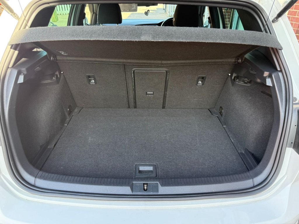 Used Volkswagen Golf 2013 for sale - 76640530: Photo 8