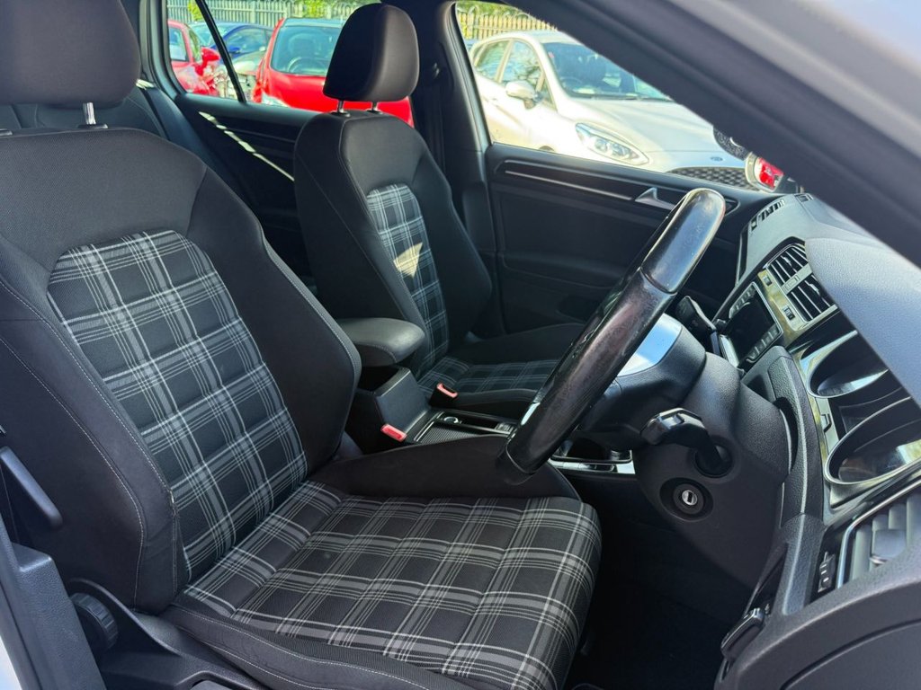 Used Volkswagen Golf 2013 for sale - 76640530: Photo 9