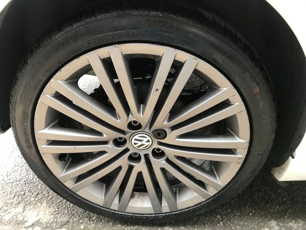 Used Volkswagen Polo 2015 for sale - 76640563: Photo 13