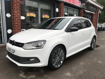 Used Volkswagen Polo 2015 for sale - 76640563: Photo