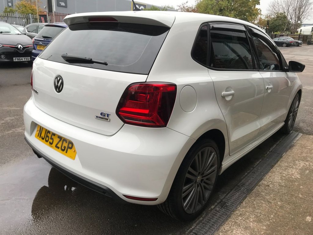 Used Volkswagen Polo 2015 for sale - 76640563: Photo 6